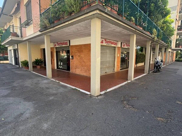 negozio in vendita a Scandicci