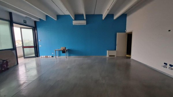 capannone in vendita a Scandicci