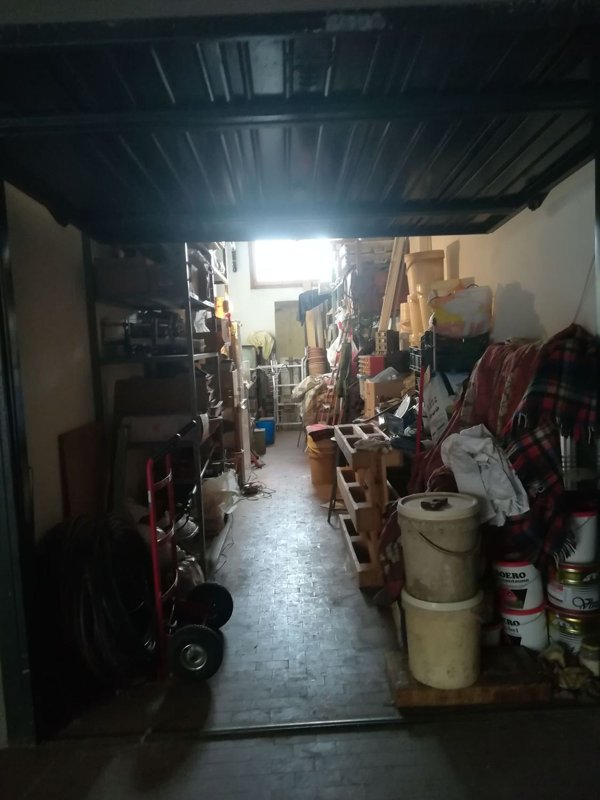 locale di sgombero in vendita a Scandicci