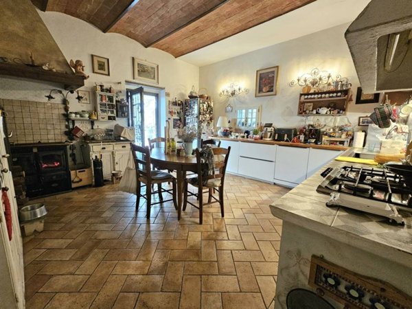 casa indipendente in vendita a Scandicci in zona San Vincenzo a Torri