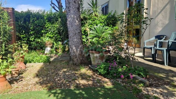 casa indipendente in vendita a Scandicci in zona San Martino alla Palma