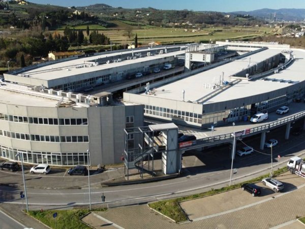 negozio in vendita a Scandicci in zona Casellina