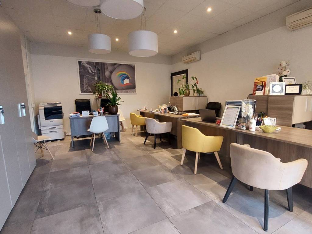 ufficio in vendita a Scandicci in zona San Giusto