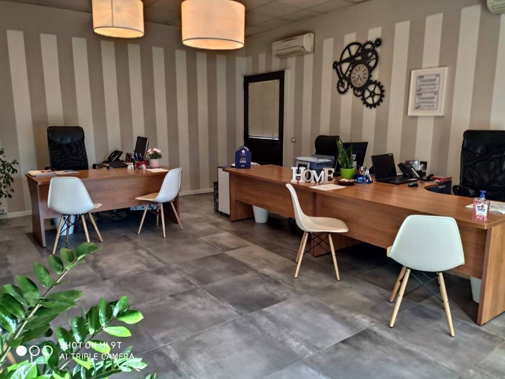 negozio in vendita a Scandicci in zona San Giusto