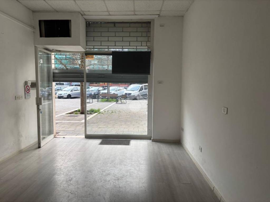negozio in vendita a Scandicci in zona San Giusto