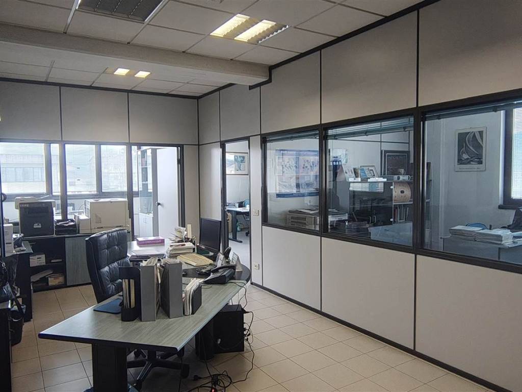 ufficio in vendita a Scandicci in zona Casellina