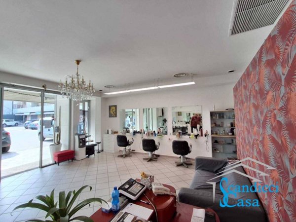 locale di sgombero in vendita a Scandicci