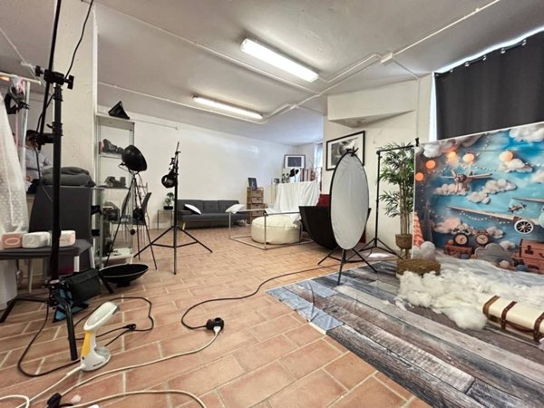 locale commerciale in vendita a Scandicci