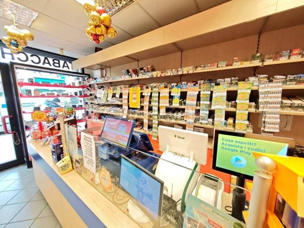 negozio in vendita a Scandicci