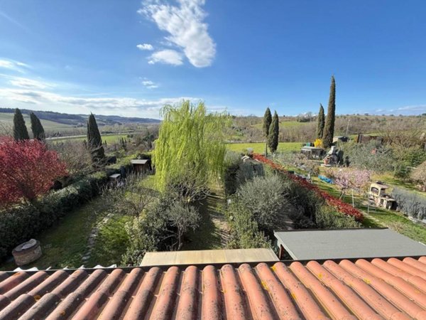 casa indipendente in vendita a Scandicci in zona San Vincenzo a Torri