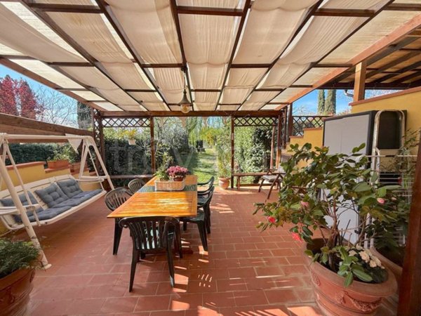 casa indipendente in vendita a Scandicci