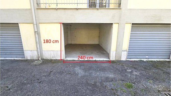 locale di sgombero in vendita a Scandicci