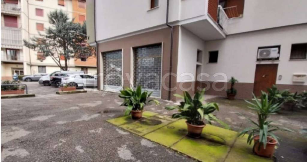 negozio in vendita a Scandicci