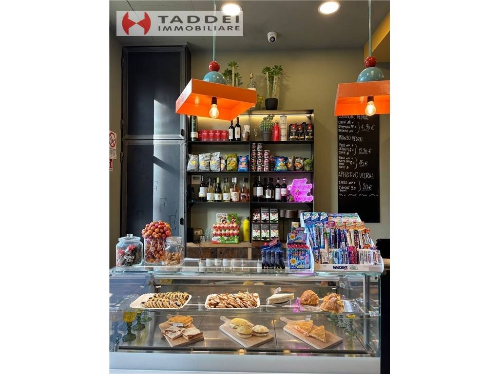 negozio in vendita a Scandicci in zona Casellina