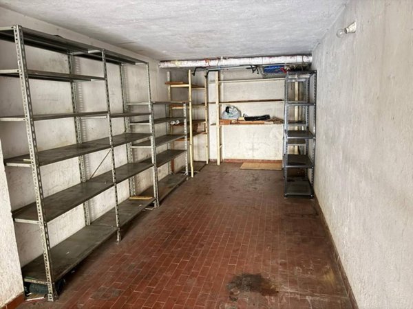 box auto in vendita a Scandicci in zona Casellina