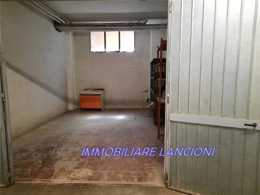 locale di sgombero in vendita a Scandicci