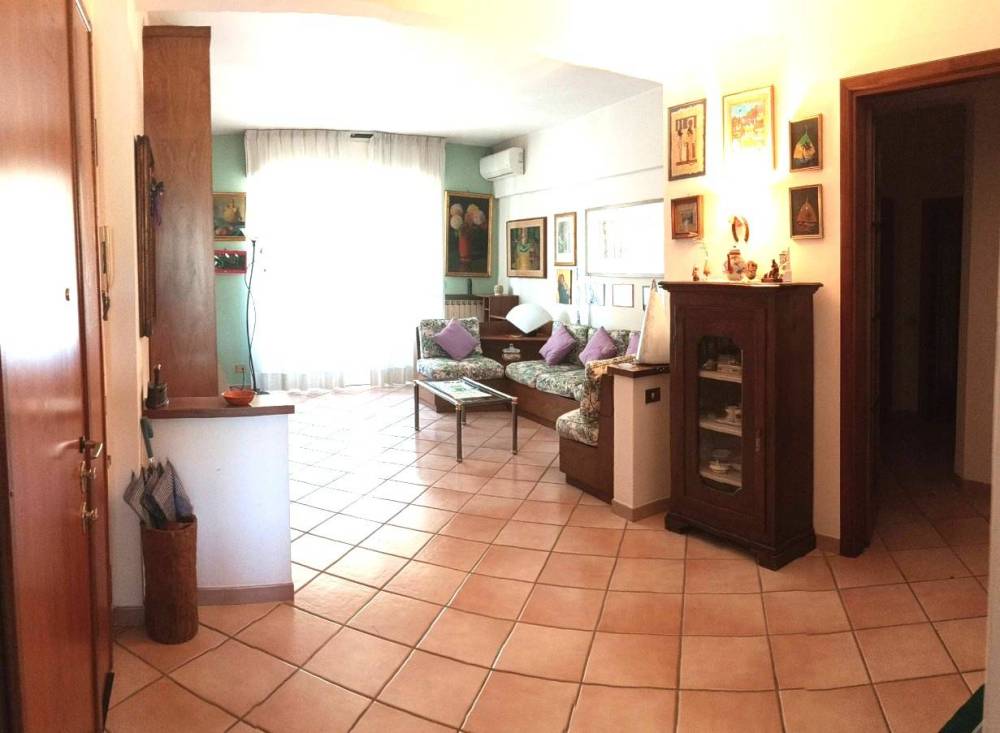 appartamento in vendita a Scandicci in zona Scandicci Alto