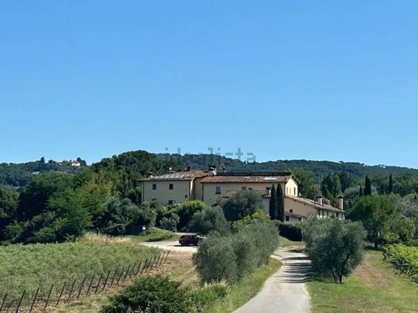 casa indipendente in vendita a Scandicci in zona San Vincenzo a Torri