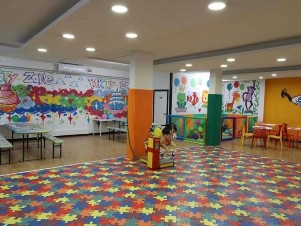 negozio in vendita a Scandicci in zona Ponte a Greve