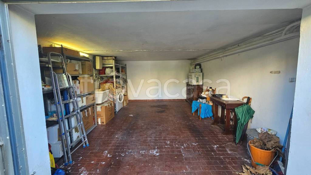 locale di sgombero in vendita a Scandicci in zona San Giusto