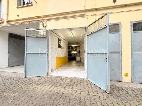 locale commerciale in vendita a Scandicci