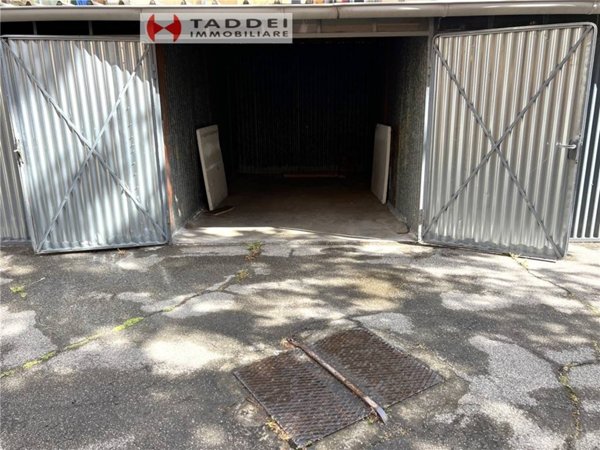 box auto in vendita a Scandicci in zona Casellina