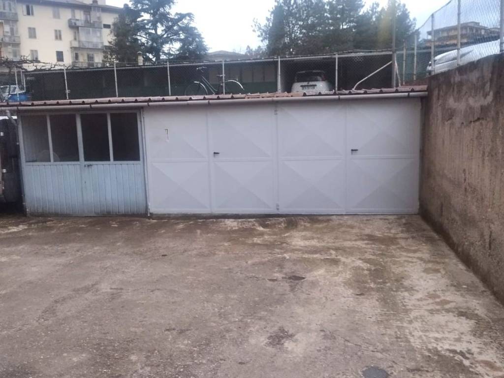box auto in vendita a Scandicci in zona Casellina