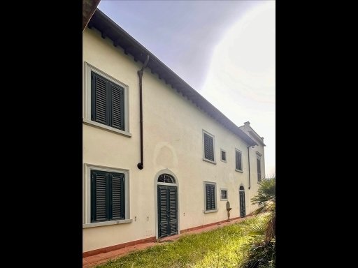 casa indipendente in vendita a Sesto Fiorentino in zona Quinto