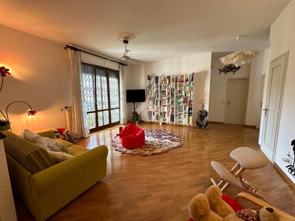 appartamento in vendita a Sesto Fiorentino in zona Quinto