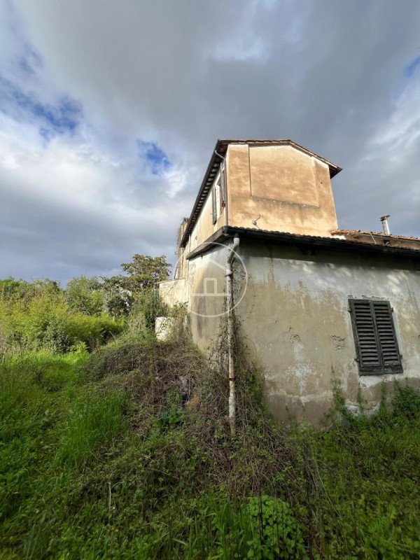 casale in vendita a Sesto Fiorentino