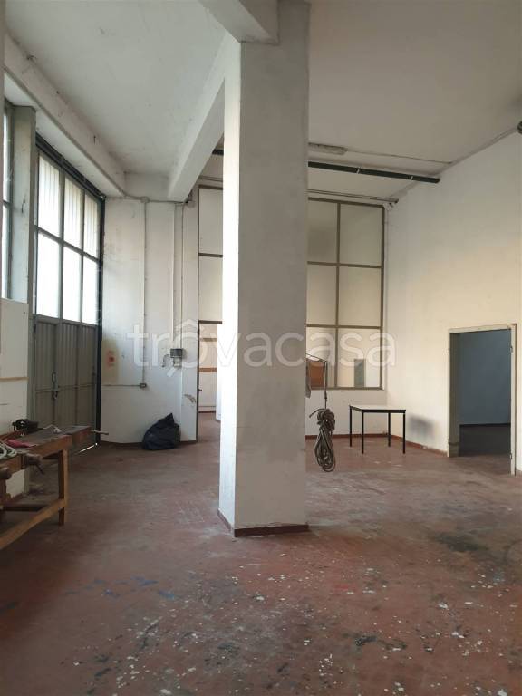locale commerciale in vendita a Sesto Fiorentino in zona Quinto