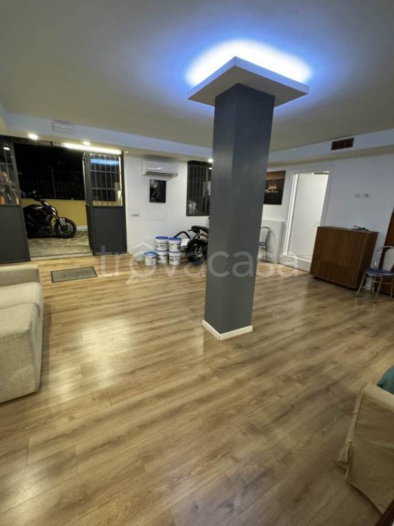 negozio in vendita a Sesto Fiorentino