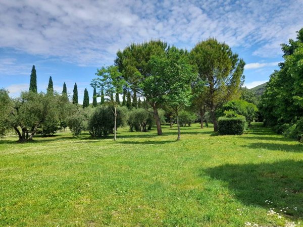 appartamento in vendita a Sesto Fiorentino in zona Colonnata