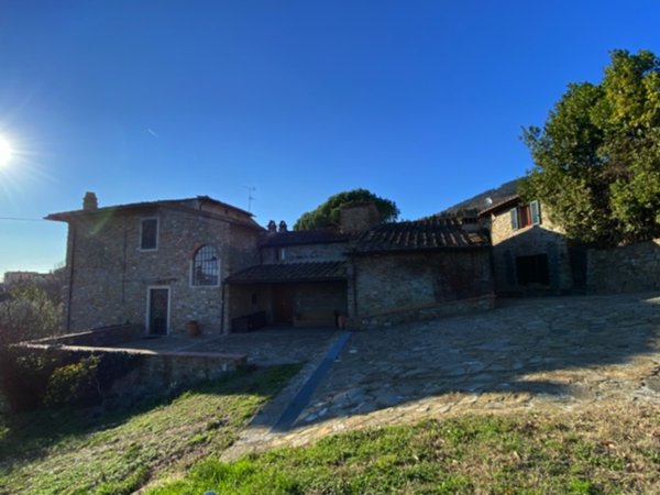 casa indipendente in vendita a Sesto Fiorentino in zona Cercina