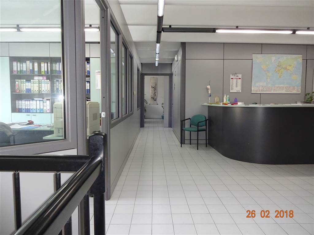 locale commerciale in vendita a Sesto Fiorentino
