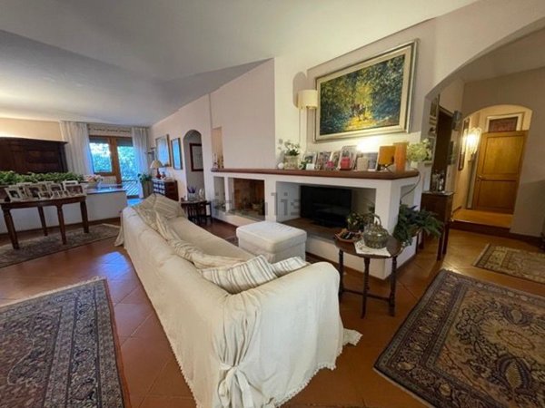 casa indipendente in vendita a Sesto Fiorentino in zona Colonnata