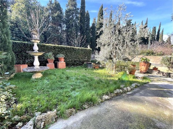 casa indipendente in vendita a Sesto Fiorentino in zona Colonnata