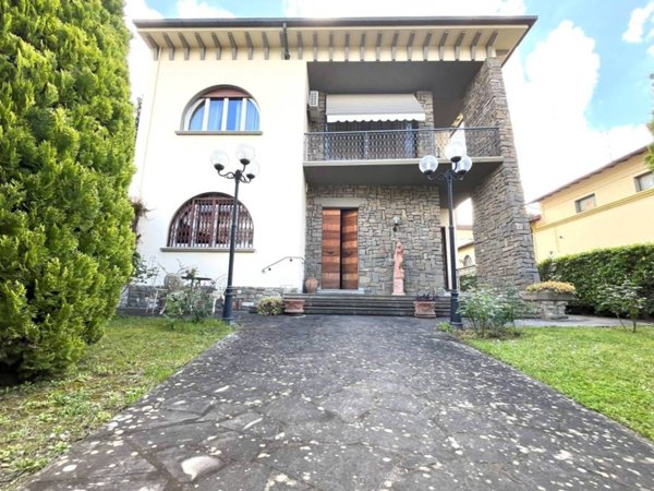 casa indipendente in vendita a Sesto Fiorentino