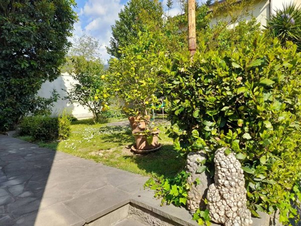 casa indipendente in vendita a Sesto Fiorentino in zona Colonnata