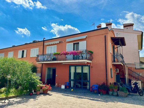 casa indipendente in vendita a Sesto Fiorentino in zona Colonnata