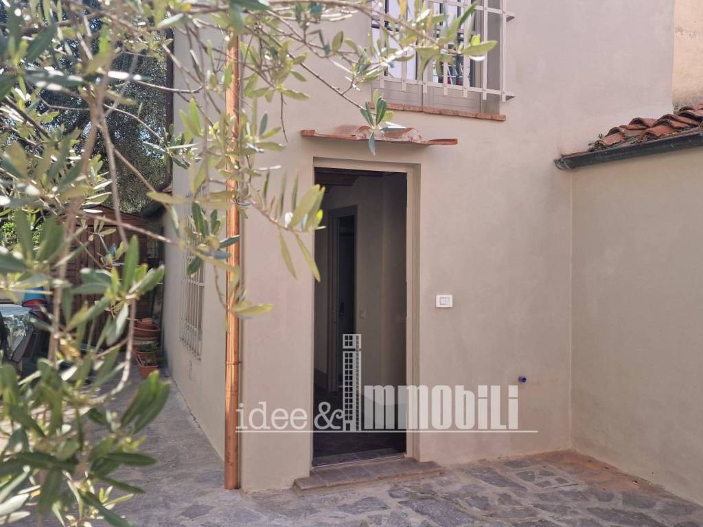 casa indipendente in vendita a Sesto Fiorentino in zona Cercina