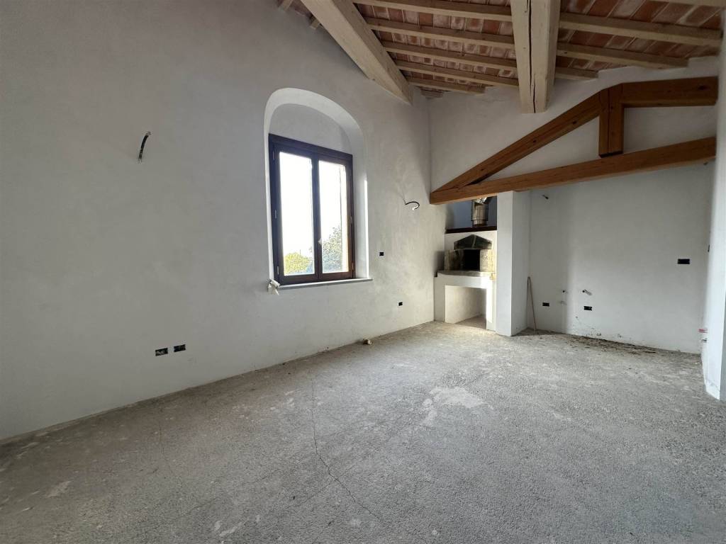 casa indipendente in vendita a Sesto Fiorentino in zona Quinto