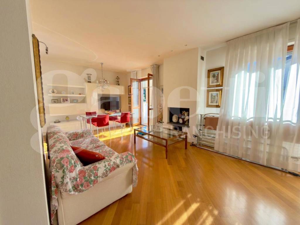 appartamento in vendita a Sesto Fiorentino in zona Colonnata