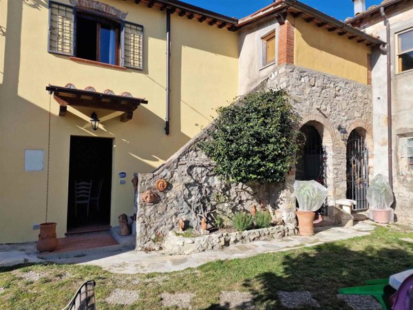 casa indipendente in vendita a Sesto Fiorentino in zona Cercina