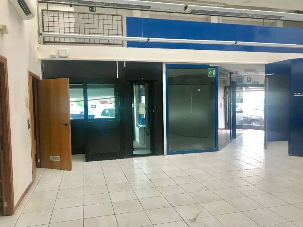 negozio in vendita a Sesto Fiorentino