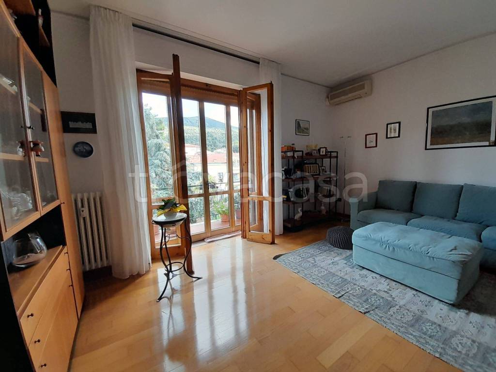 appartamento in vendita a Sesto Fiorentino in zona Colonnata