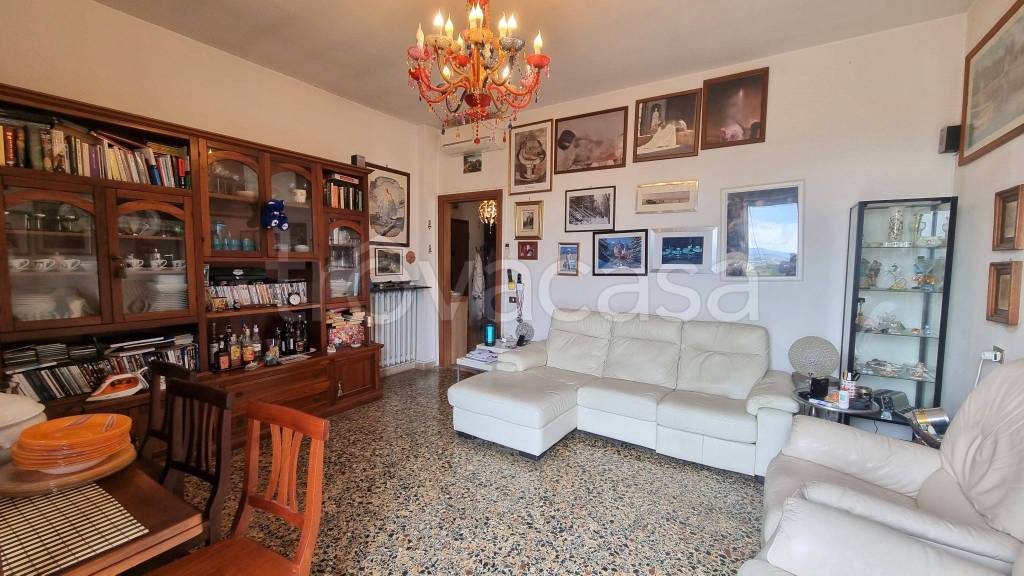 appartamento in vendita a Sesto Fiorentino in zona Quinto