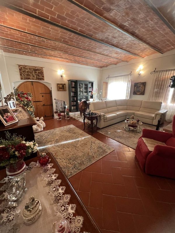 pentavano in vendita a Sesto Fiorentino in zona Valiversi