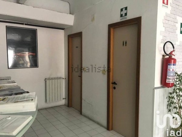 ufficio in vendita a Sesto Fiorentino in zona Zambra