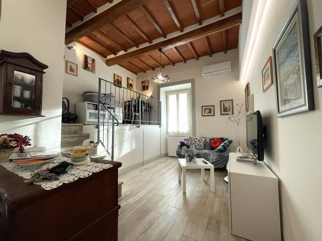 appartamento in vendita a Sesto Fiorentino in zona Colonnata